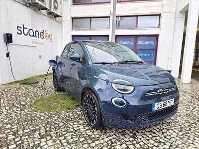 Azul Usado 2022 Fiat 500e Icon Sedan | € 19.950 (Preço justo)