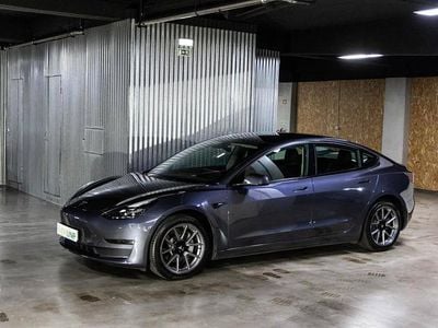 Cinzento Usado 2021 Tesla Model 3 Sedan | € 29.990 (Preço justo)