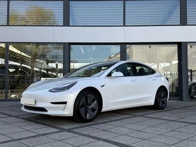 Branco Usado 2020 Tesla Model 3 Standard Range Sedan | € 19.999 (Preço justo)