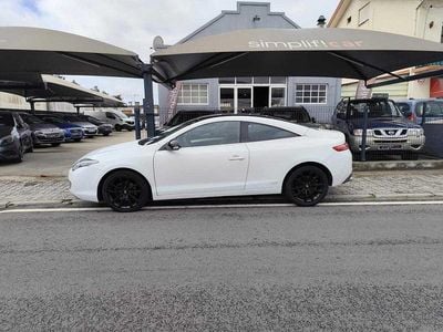 Usado Renault Laguna III 150 HP (110 kW) 2011 Branco