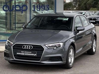 Usado Audi A3 Design 116 HP (85 kW) 2020 Antracite Sedan