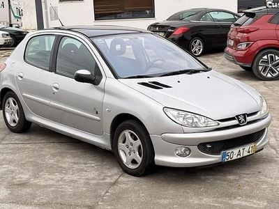 Cinza Usado 2005 Peugeot 206 | € 1.900 (Bom preço)