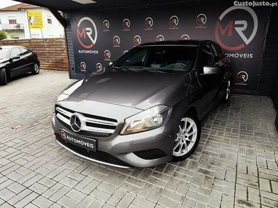 Usado Mercedes A180 Urban 109 HP (80 kW) 2013 Cinza Citadino