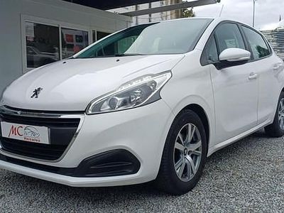 Branco Usado 2019 Peugeot 208 Active Citadino | € 12.400 (Bom preço)