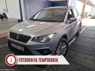 Cinza Usado 2019 Seat Arona Style SUV | € 18.390 (Preço justo)