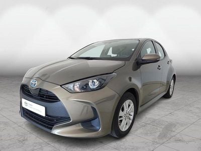 Bronze (pintura metalizada) Usado 2024 Toyota Yaris Comfort | € 24.750 (Preço justo)