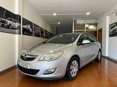 Usado Opel Astra Sport 95 HP (69 kW) 2011 Cinzento Carrinha