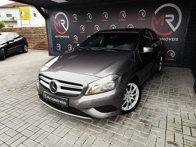 Cinza Usado 2013 Mercedes A180 Urban | € 10.900