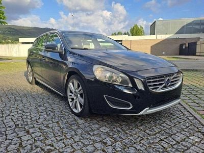 Usado 2010 Volvo V60 Summum Carrinha | € 5.199 (Preço justo)