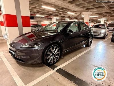 Cinza Usado 2024 Tesla Model 3 Sedan | € 45.990