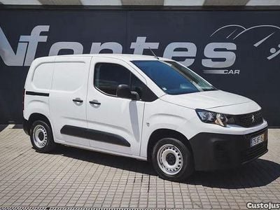 Branco Usado 2019 Peugeot Partner Style Monovolume | € 12.500 (Preço justo)