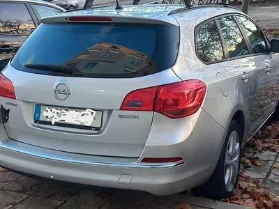 Cinzento Usado 2014 Opel Astra Carrinha | € 8.500 (Preço elevado)