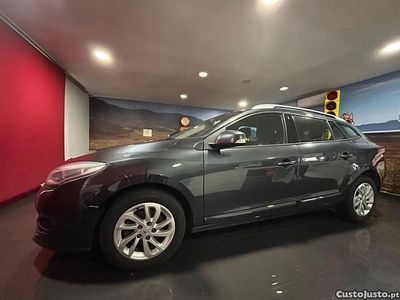 Usado Renault Mégane LIMITED 110 HP (80 kW) 2014 Outra Sedan