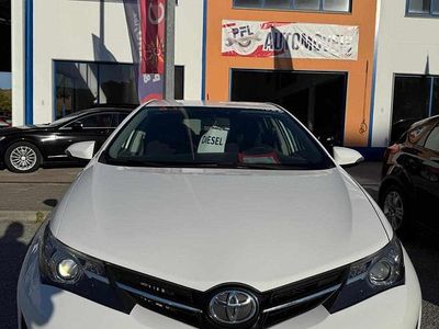 Usado Toyota Auris 90 HP (66 kW) 2013 Branco Citadino