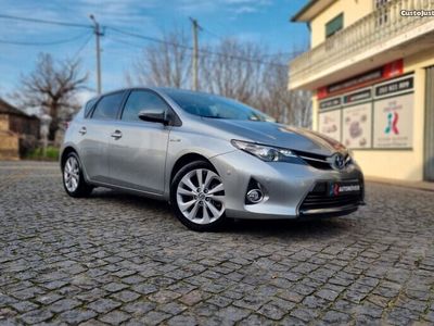 Toyota Auris Hybrid