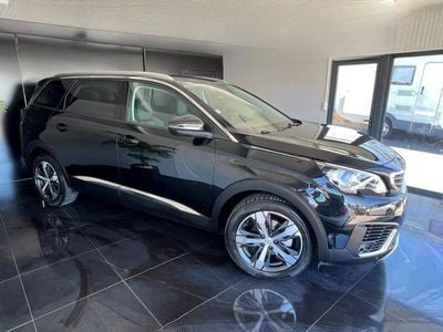 Usado Peugeot 5008 130 HP (95 kW) 2020 Preto Monovolume