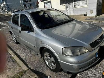 Usado Opel Astra Club 75 HP (55 kW) 2001 Sedan
