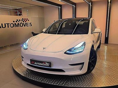 Branco Usado 2019 Tesla Model 3 Sedan | € 19.900 (Preço justo)