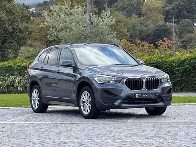 Cinza Usado 2021 BMW X1 Advantage SUV | € 23.499 (Preço justo)
