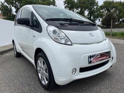 Branco Usado 2013 Peugeot iON Active Citadino | € 7.900