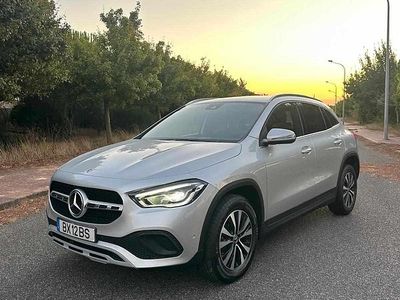 Cinzento Usado 2021 Mercedes GLA200 SUV | € 32.950