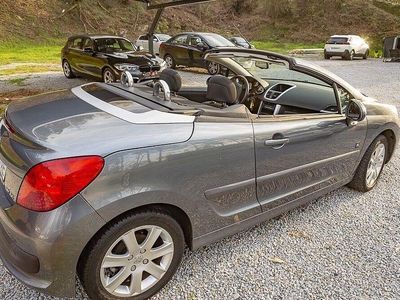 Azul Usado 2009 Peugeot 207 Coupé | € 6.950