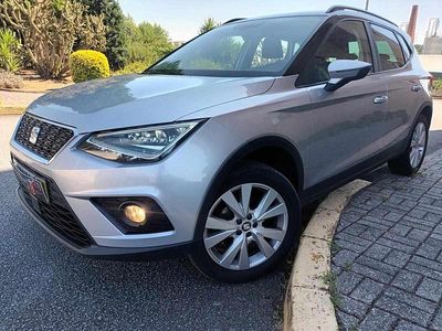 Usado Seat Arona 95 HP (69 kW) 2018 Cinzento SUV