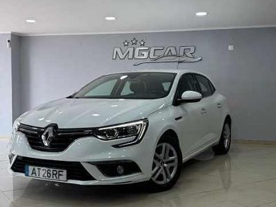 Usado Renault Mégane IV 116 HP (85 kW) 2020 Branco Citadino
