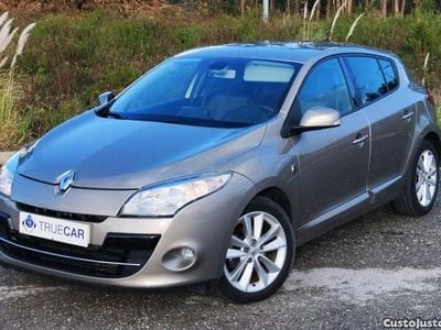 Castanho Usado 2011 Renault Mégane III Luxe Citadino | € 11.800 (Preço justo)