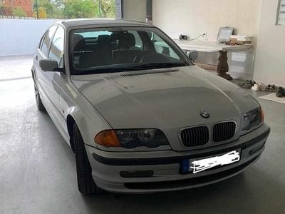 Cinzento Usado 2001 BMW 330 | € 11.000