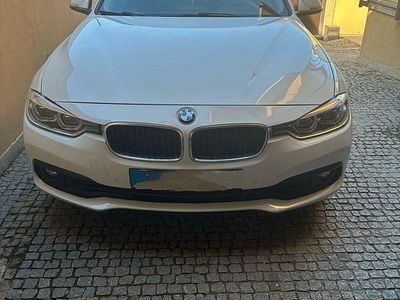 Usado 2017 BMW 330 Sport Line Sedan | € 26.000 (Preço elevado)