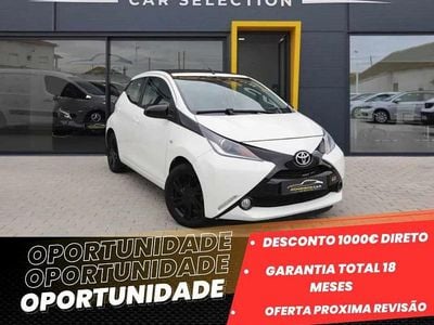 Branco Usado 2015 Toyota Aygo X-play Citadino | € 12.500 (Preço justo)