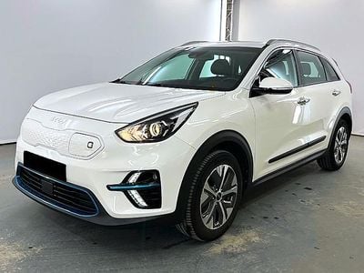 Usado Kia e-Niro 100 kW (136 HP) 2021 Branco SUV