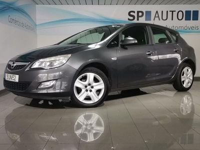 Usado Opel Astra Enjoy 95 HP (69 kW) 2010 Cinzento Citadino