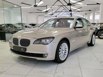 Cinza antracite Usado 2009 BMW 730 Sedan | € 23.900