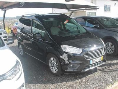 Preto Usado 2019 Ford Tourneo Courier Monovolume | € 14.990