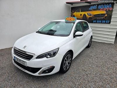 Branco Usado 2016 Peugeot 308 Citadino | € 7.950 (Bom preço)