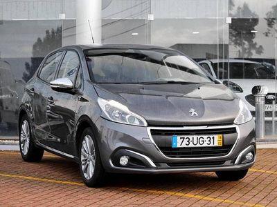 Cinza Usado 2018 Peugeot 208 Style Citadino | € 10.750 (Preço justo)