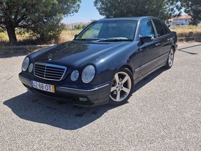 Usado Mercedes E220 Avantgarde 143 HP (105 kW) 2000 Sedan