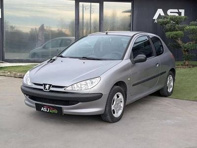 Usado Peugeot 206 68 HP (50 kW) 2005 Cinza Van