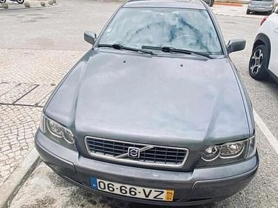 Cinzento Usado 2004 Volvo S40 Sedan | € 2.500