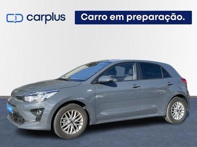 Cinza Usado 2022 Kia Rio | € 17.500 (Preço elevado)