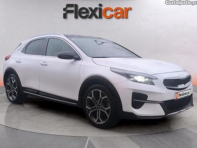 Usado Kia XCeed 120 HP (88 kW) 2022 Branco SUV