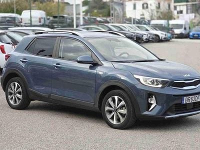 Azul Usado 2025 Kia Stonic SUV | € 17.990 (Preço justo)