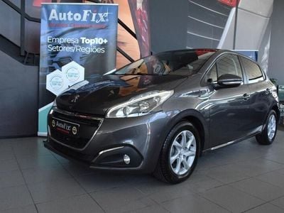Usado Peugeot 208 Signature Sky 102 HP (75 kW) 2019 Cinza Citadino