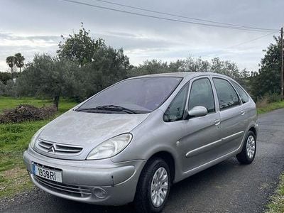 Usado 2001 Citroën Xsara Picasso Monovolume | € 1.900