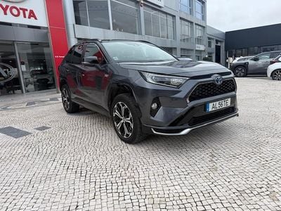 Usado Toyota RAV4 Hybrid 185 HP (136 kW) 2021 Cinza (pintura metalizada) SUV