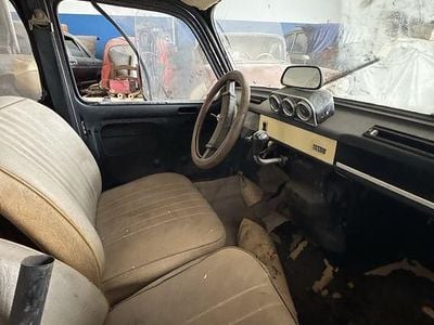 Usado 1980 Renault R4 Sedan | € 1.000