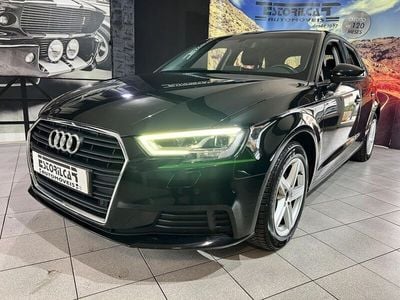 Usado Audi A3 Design 116 HP (85 kW) 2019 Preto Sedan