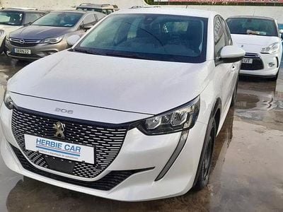 Usado Peugeot e-208 Active 100 kW (136 HP) 2020 Branco Citadino